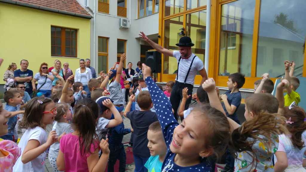 Mindenki vidám és boldog- Naninski Show